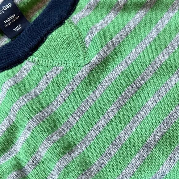 18-24 month babyGap Sweater - Picture 4 of 4